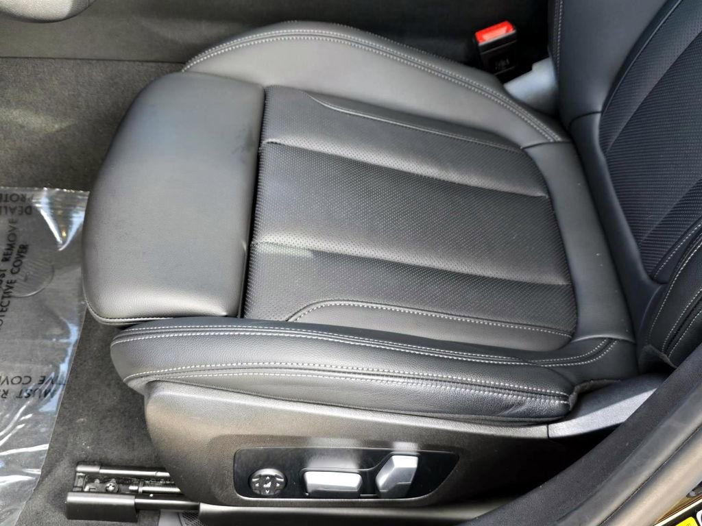 Used 2023 BMW 330i Sedan w/ Driving Assistance Package image 23