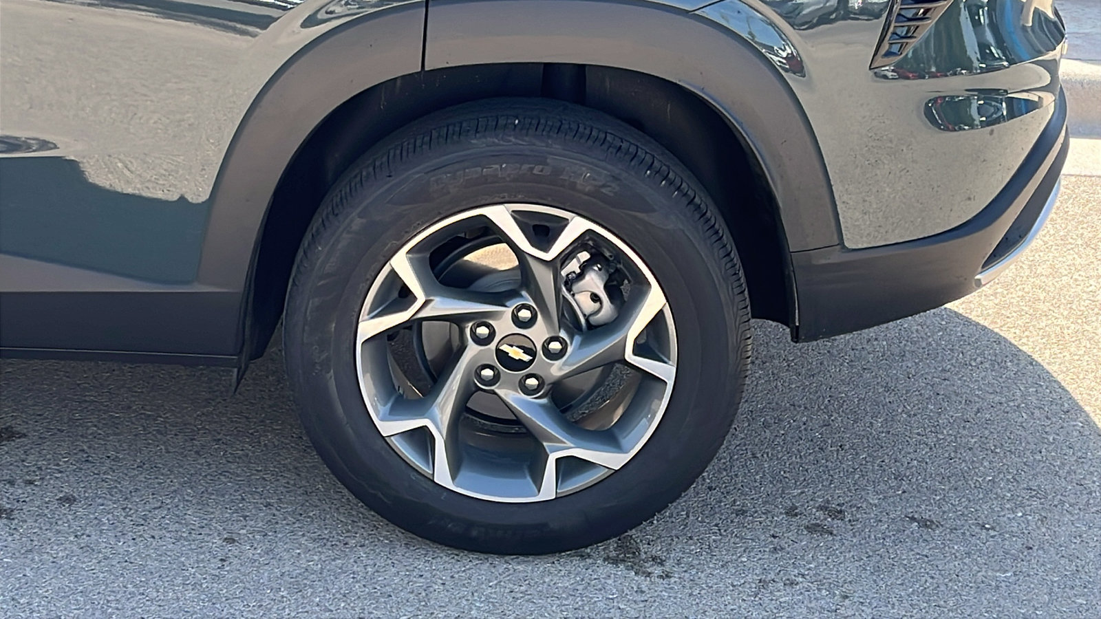 Used 2025 Chevrolet Trax LT FWD image 5