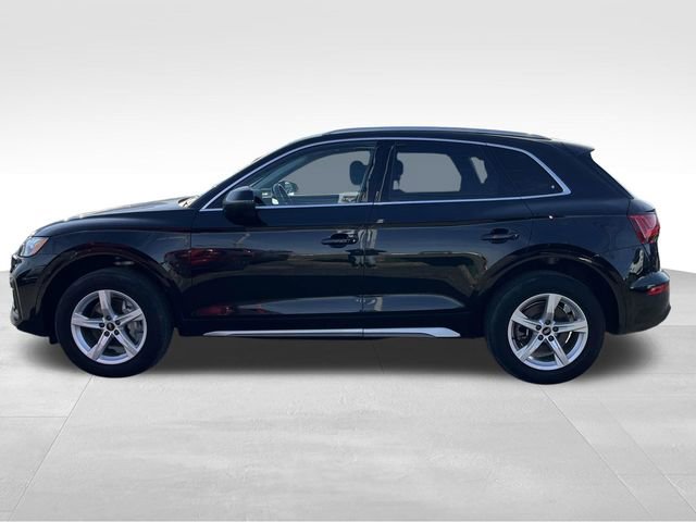 Used 2023 Audi Q5 2.0T Premium w/ Convenience Package image 4
