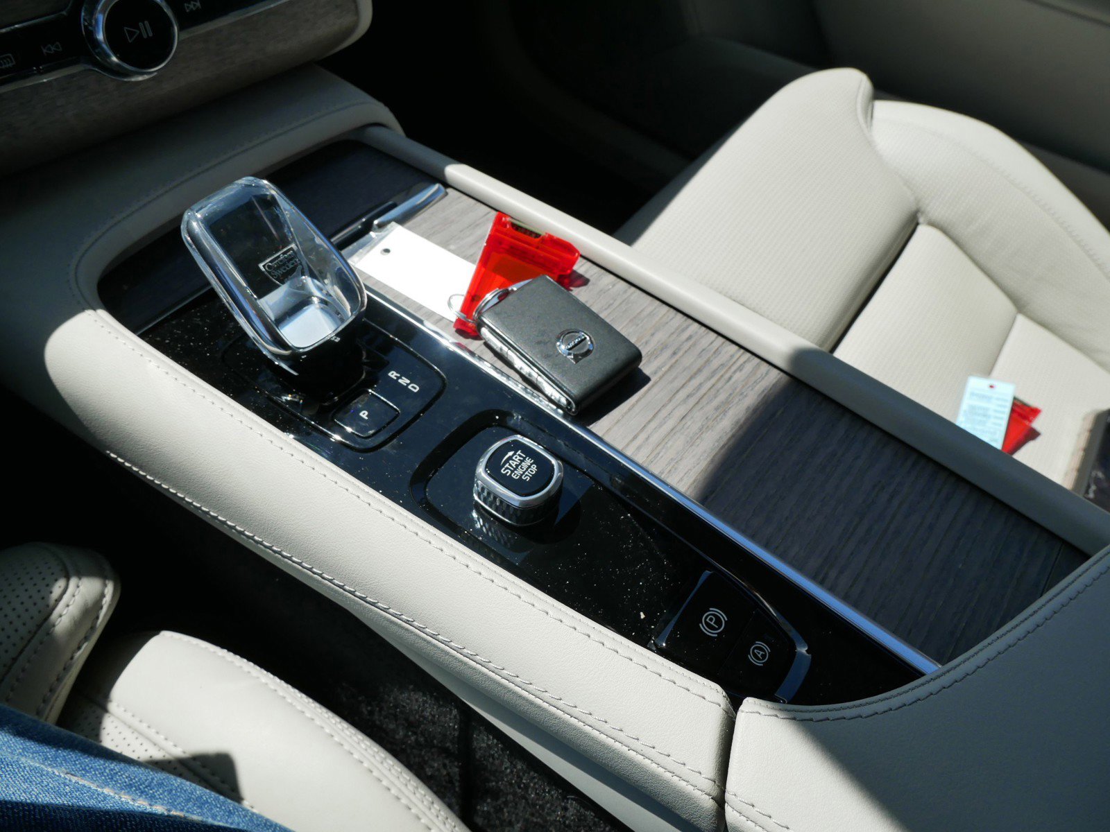 Certified 2023 Volvo XC90 B6 Ultimate AWD/4WD image 22