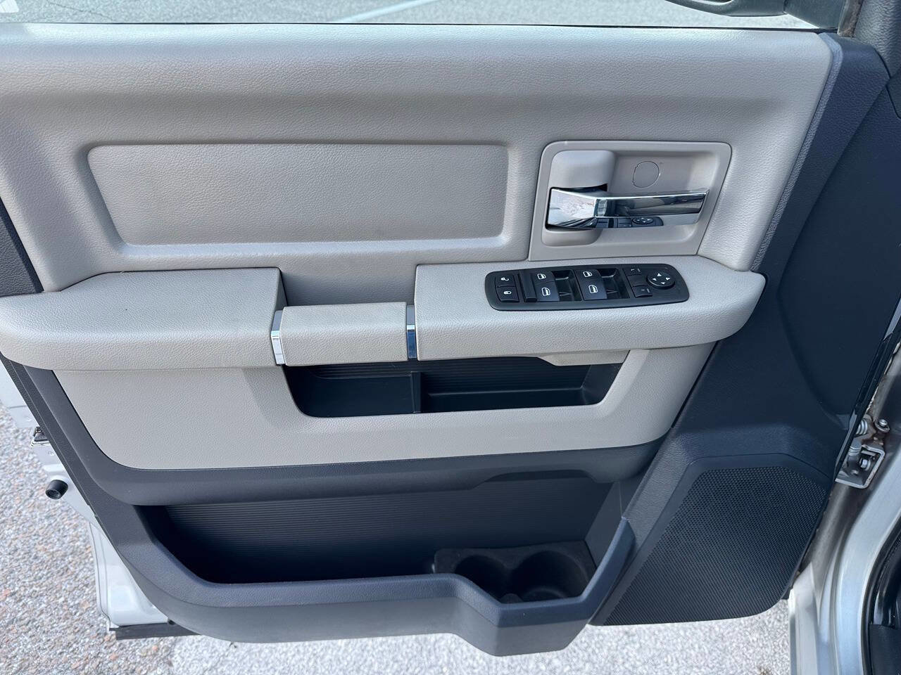 Used 2009 Dodge Ram 1500 Truck SLT image 12