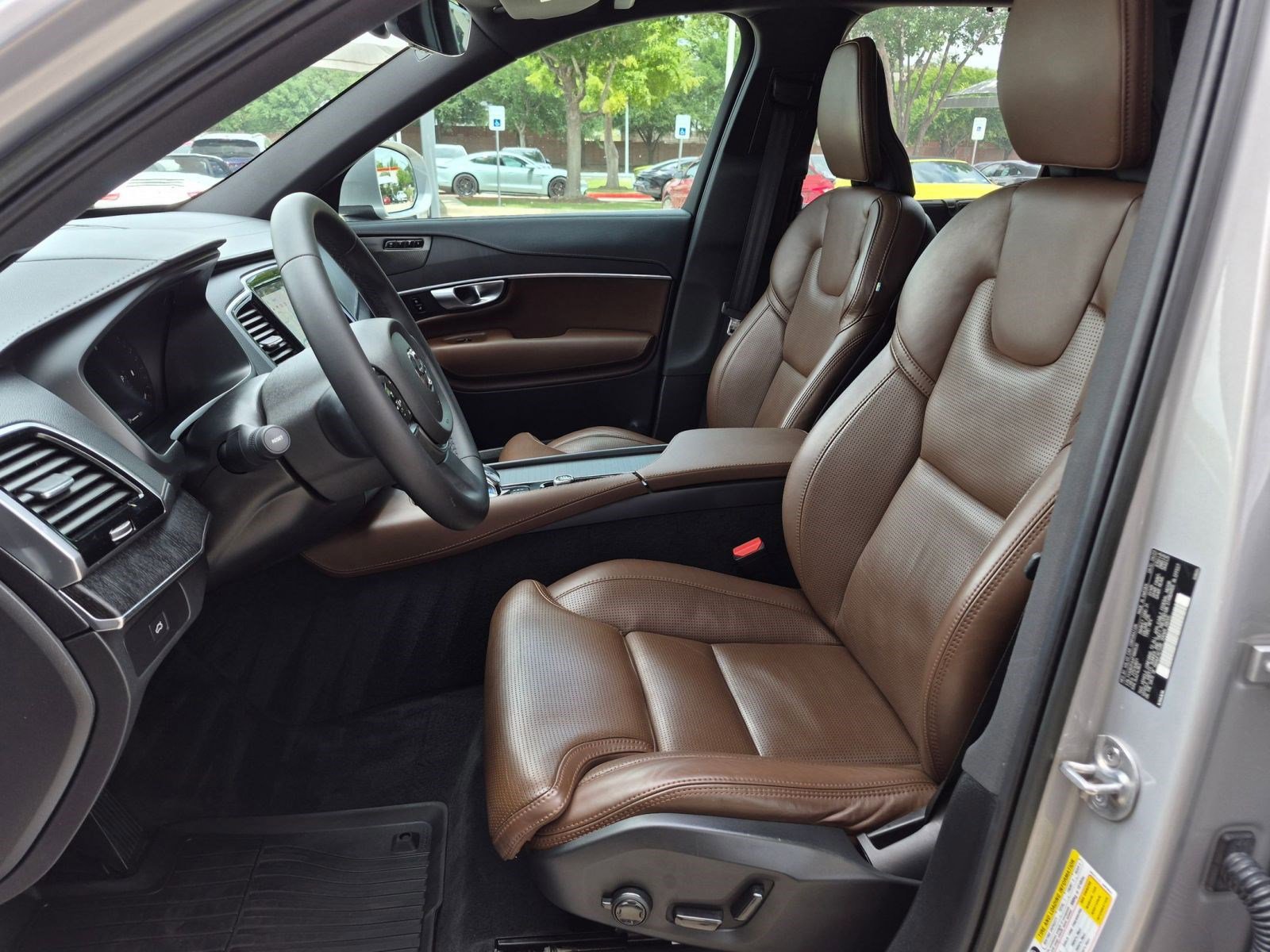 Used 2023 Volvo XC90 B6 Ultimate w/ Protection Package Premier AWD/4WD image 5