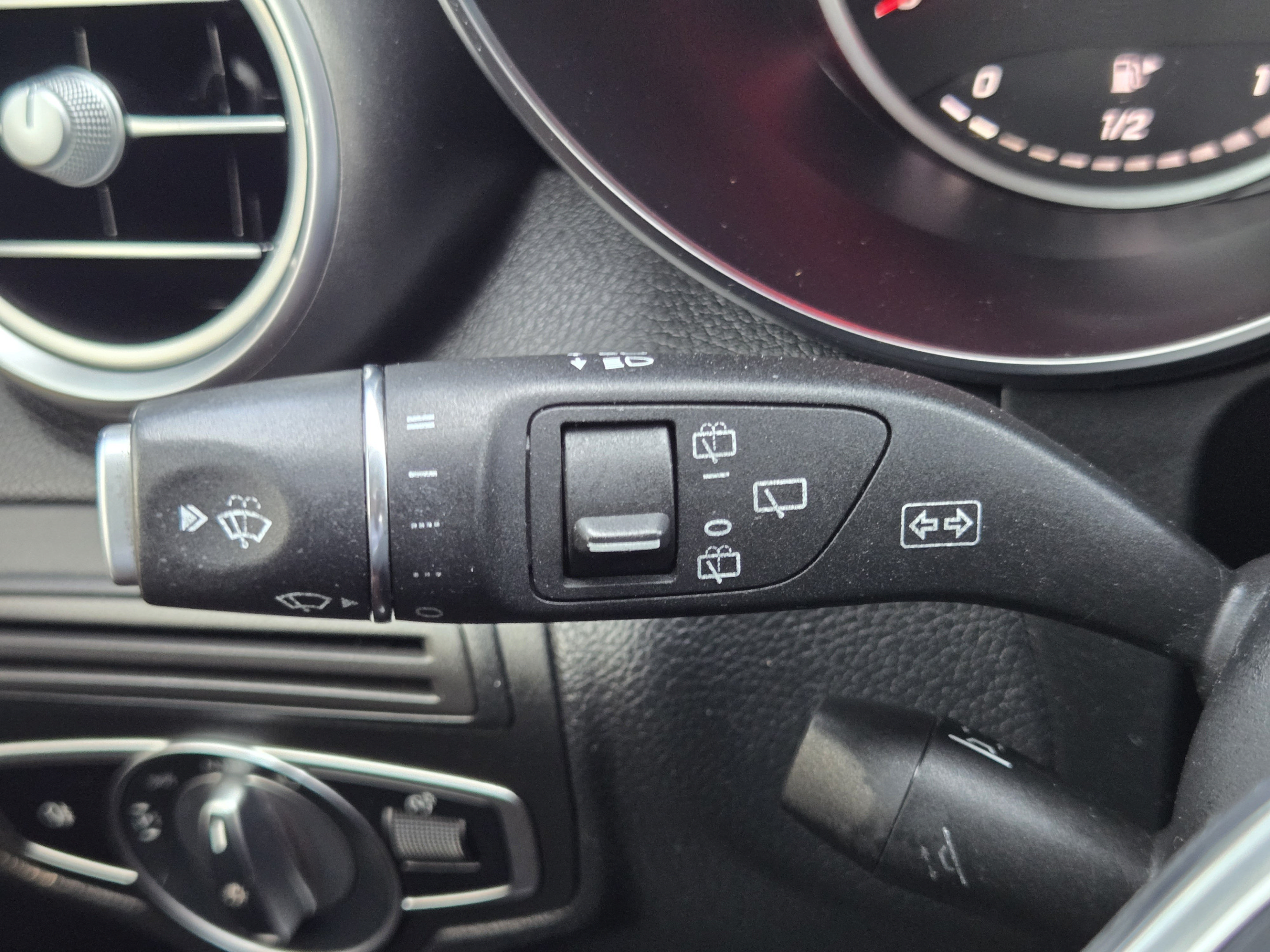 Used 2020 Mercedes-Benz GLC 300 image 18