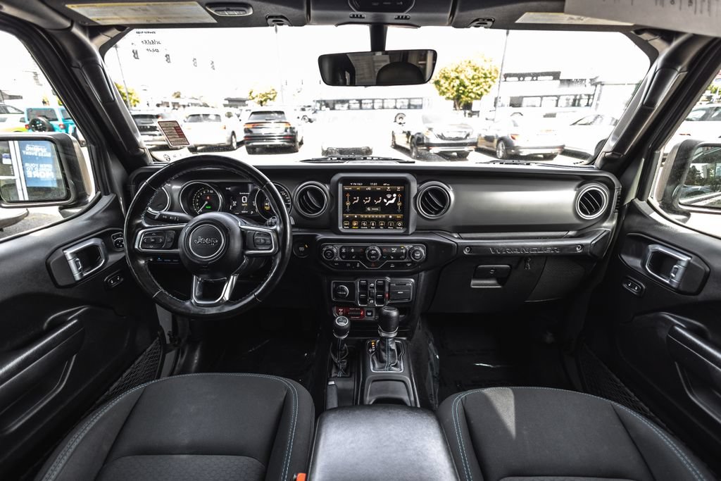 Used 2023 Jeep Wrangler Unlimited Rubicon 4xe w/ Cold Weather Group AWD/4WD image 23
