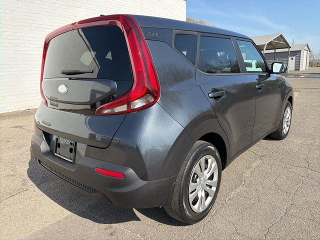 Used 2021 Kia Soul LX image 2