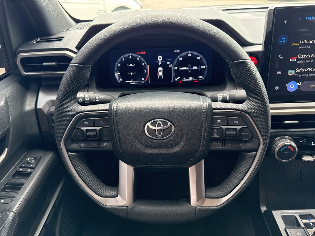 Used 2024 Toyota Tacoma TRD Off-Road AWD/4WD image 30