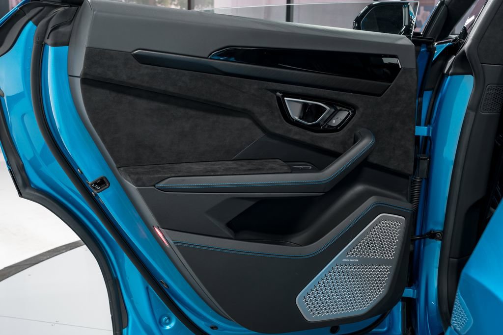 Used 2023 Lamborghini Urus S image 30