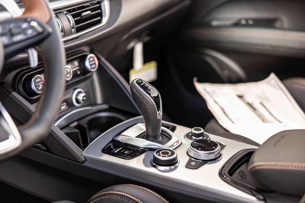 New 2025 Alfa Romeo Stelvio Sprint image 23