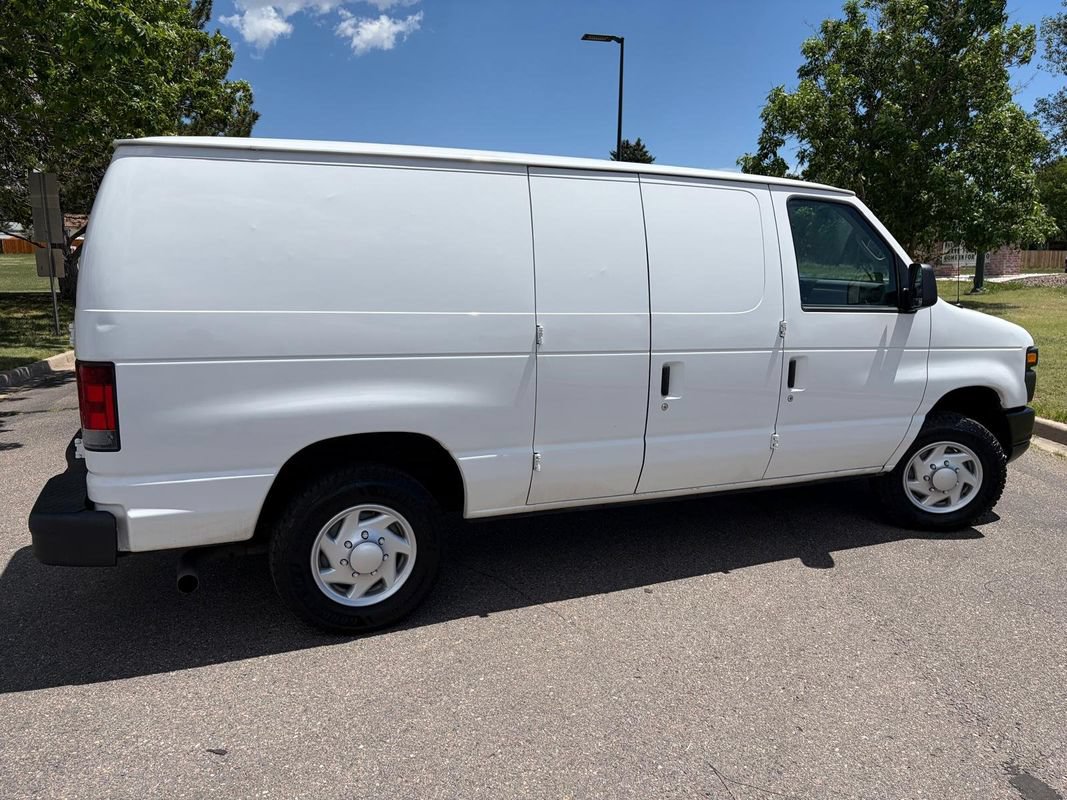 Used 2009 Ford E-150 and Econoline 150 RWD image 4