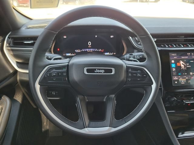 Used 2023 Jeep Grand Cherokee Altitude AWD/4WD image 19