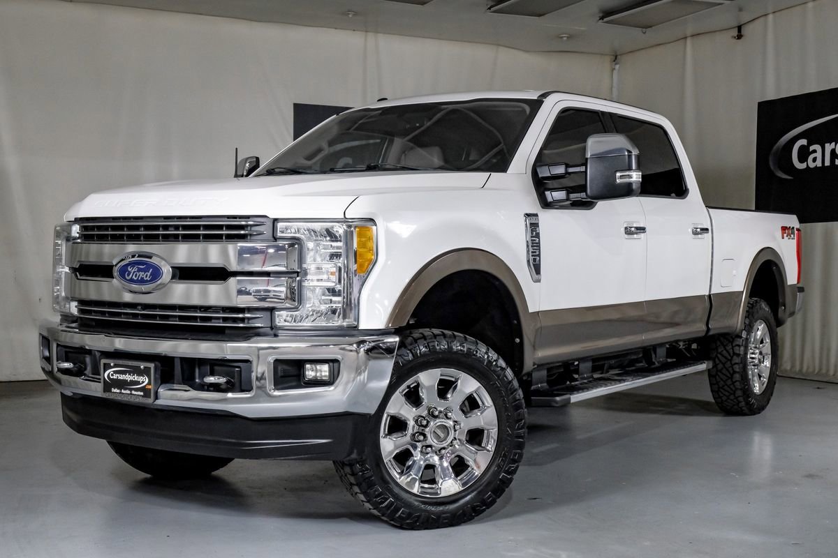 Used 2017 Ford F250 Lariat w/ Chrome Package image 4