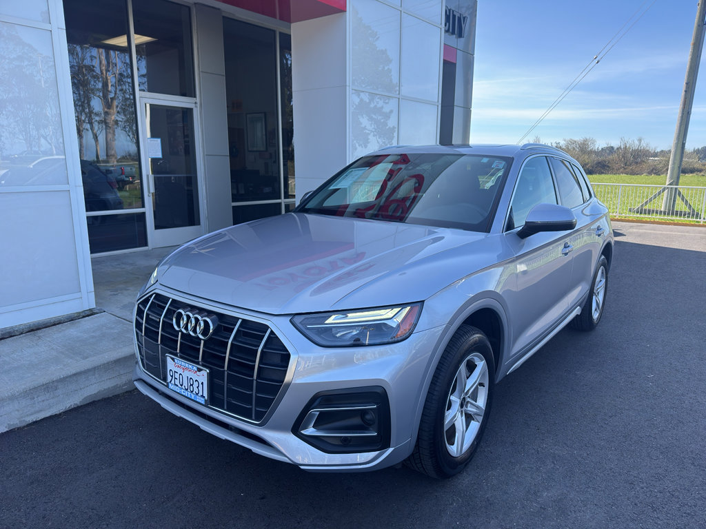 Used 2023 Audi Q5 2.0T Premium w/ Convenience Package image 2