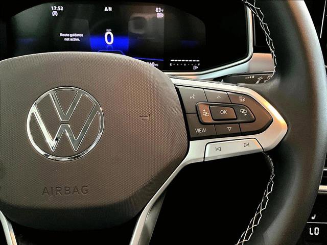 Used 2025 Volkswagen Taos SE FWD image 21