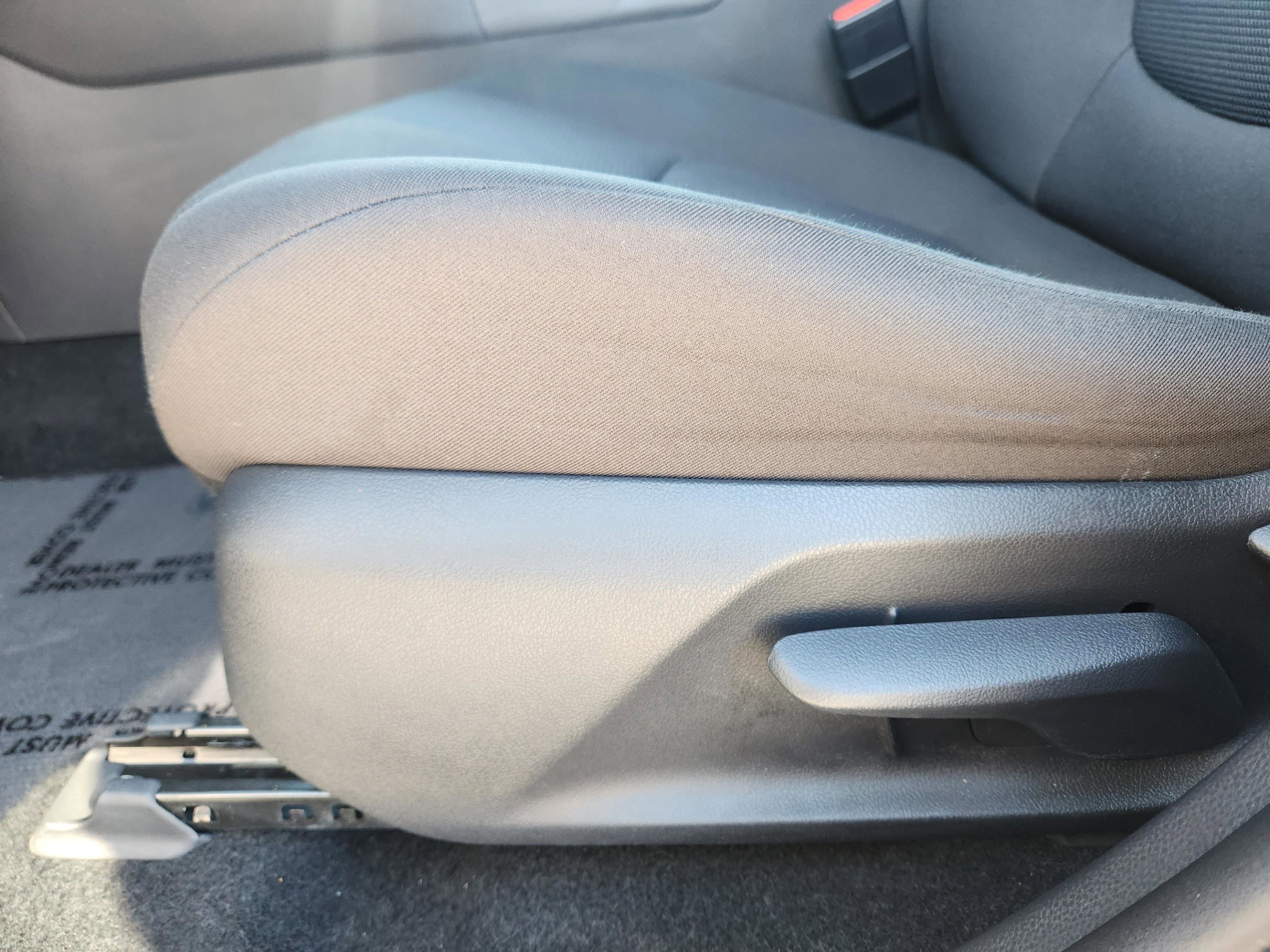 Used 2021 Toyota RAV4 LE w/ Carpet Mat Package (TMS) image 25