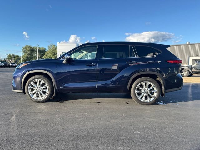 Used 2022 Toyota Highlander Limited AWD/4WD image 4