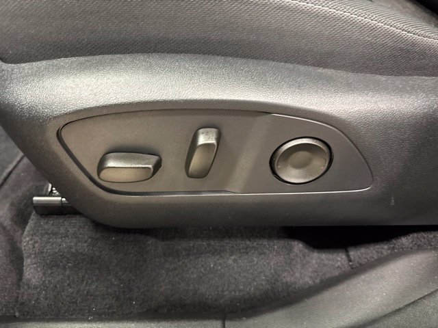 Used 2026 Chevrolet Traverse LT FWD image 34