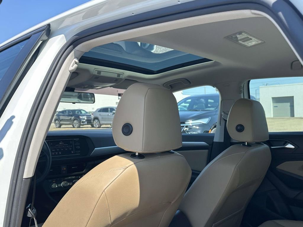 Used 2019 Volkswagen Jetta SE w/ Cold Weather Package image 16