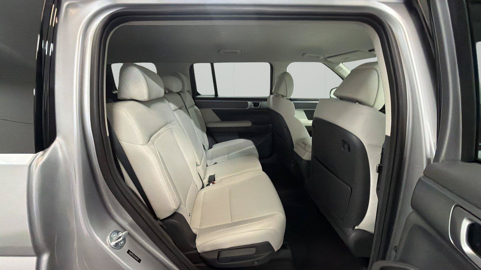 New 2026 Hyundai Santa Fe SE FWD image 13