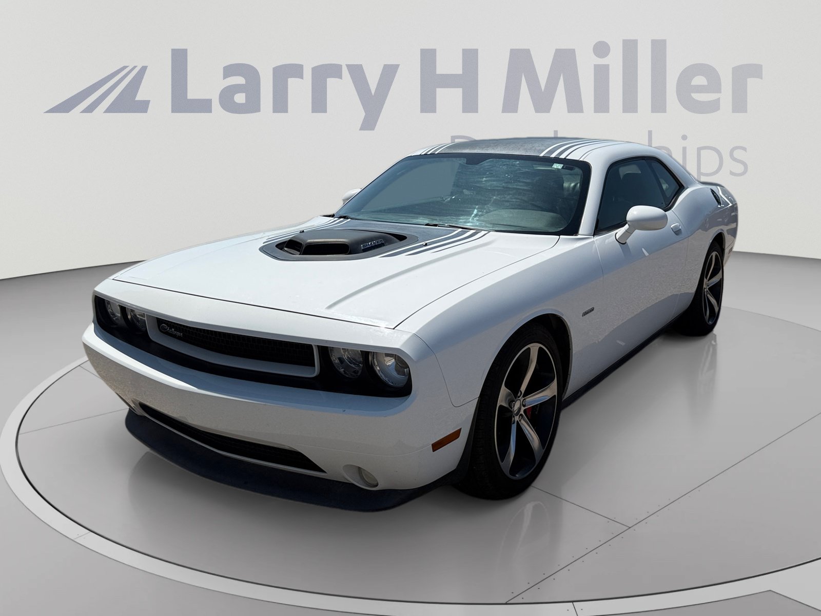 Used 2014 Dodge Challenger R/T RWD image 1