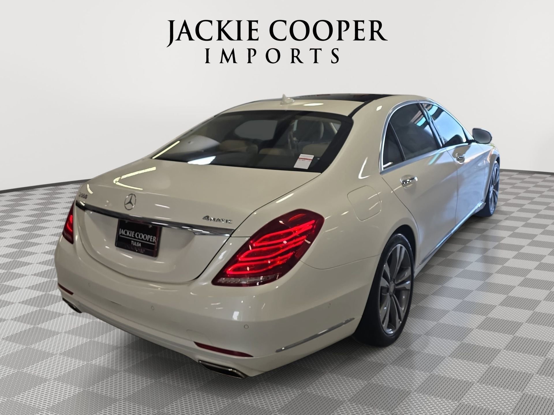 Used 2015 Mercedes-Benz S 550 4MATIC Sedan image 5