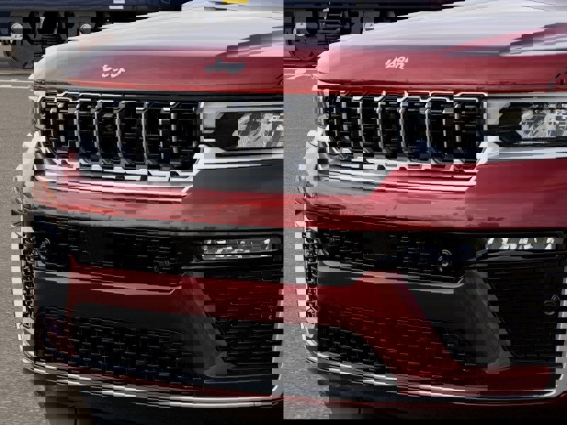New 2026 Jeep Grand Cherokee Summit image 7