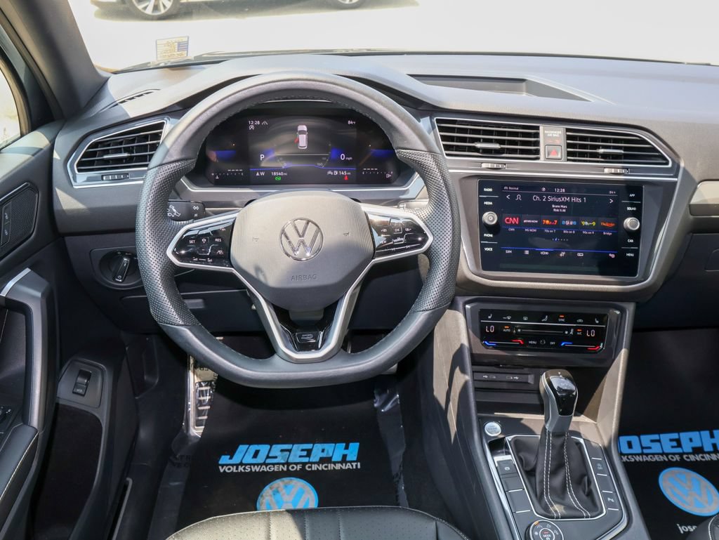 Certified 2024 Volkswagen Tiguan SE R-Line AWD/4WD image 18