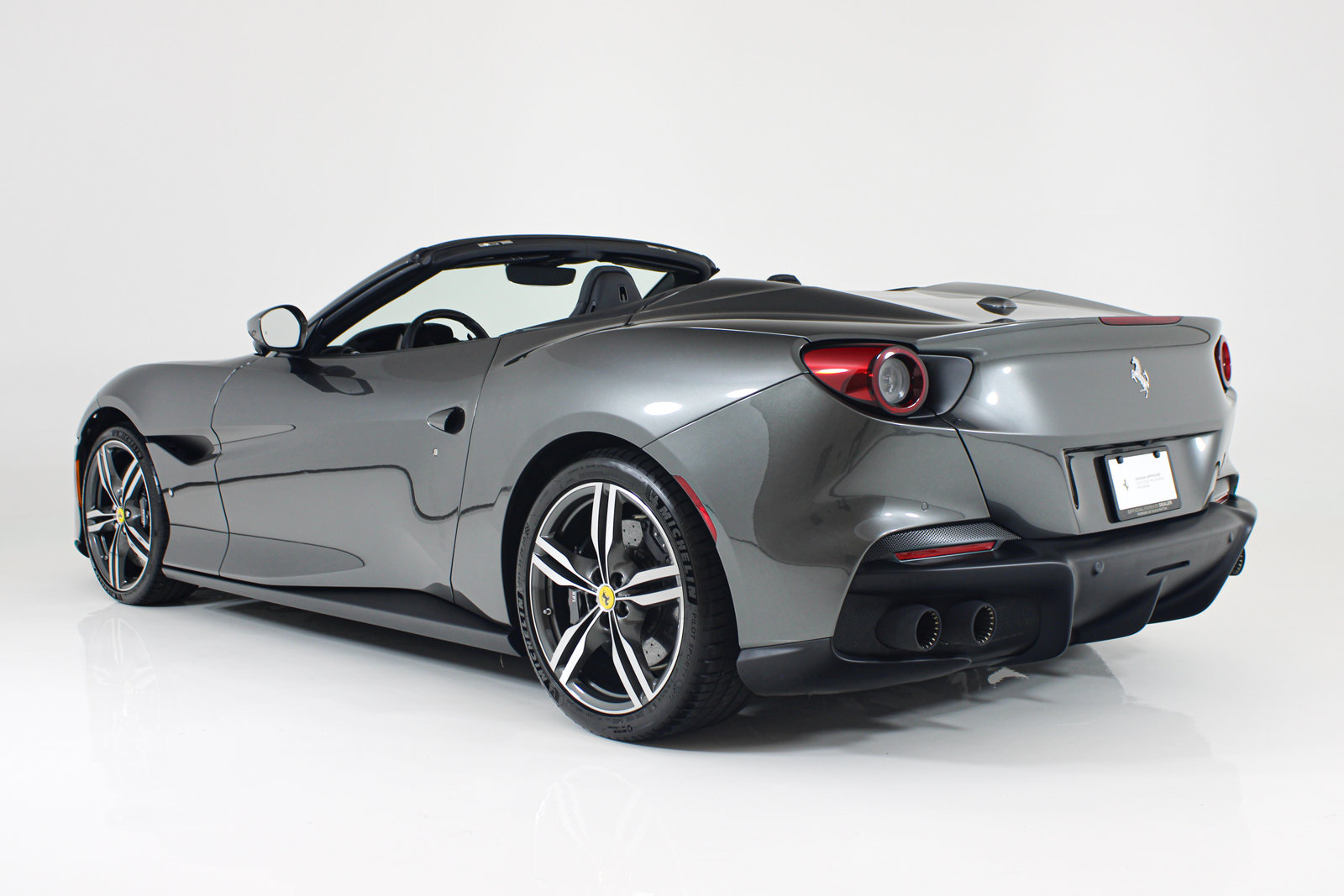 Certified 2023 Ferrari Portofino M RWD image 7