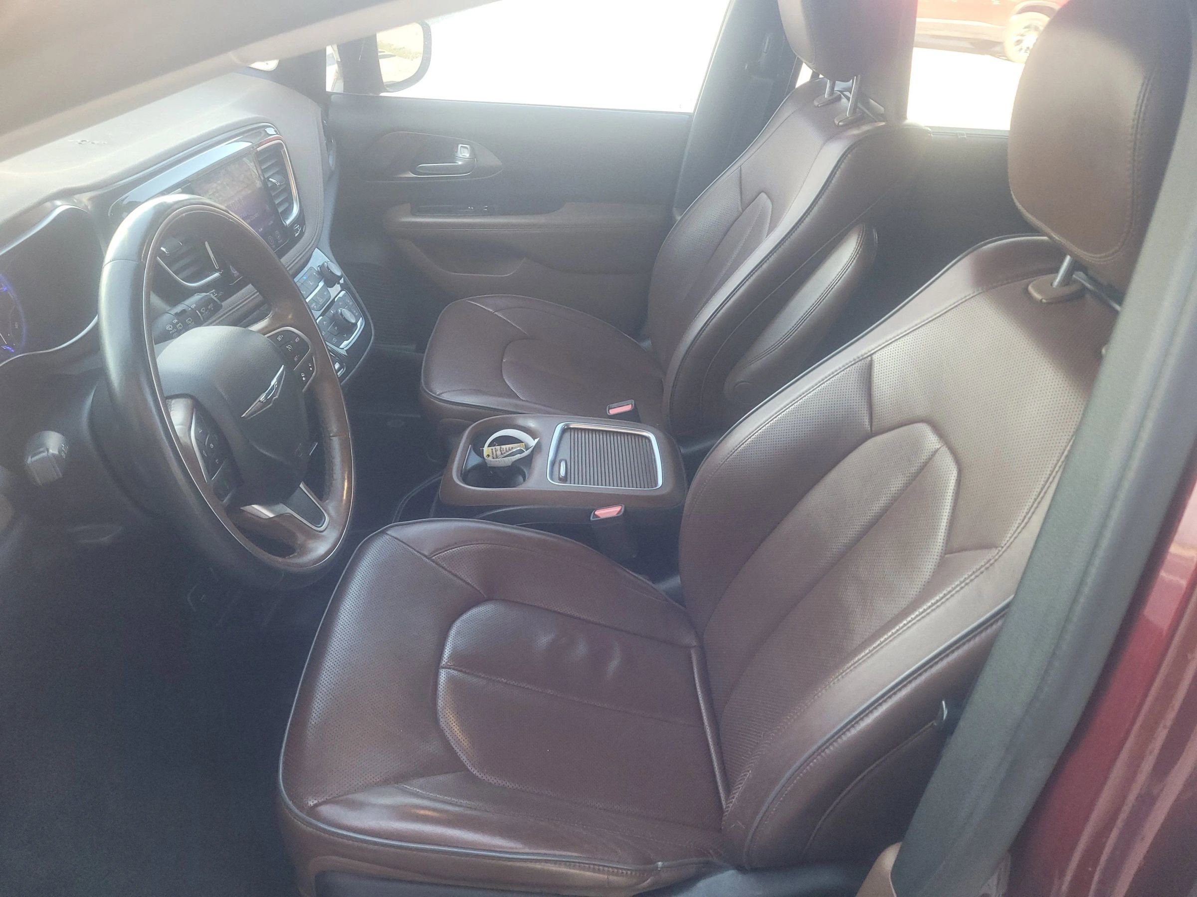 Used 2017 Chrysler Pacifica Limited w/ UConnect Theater Package image 5