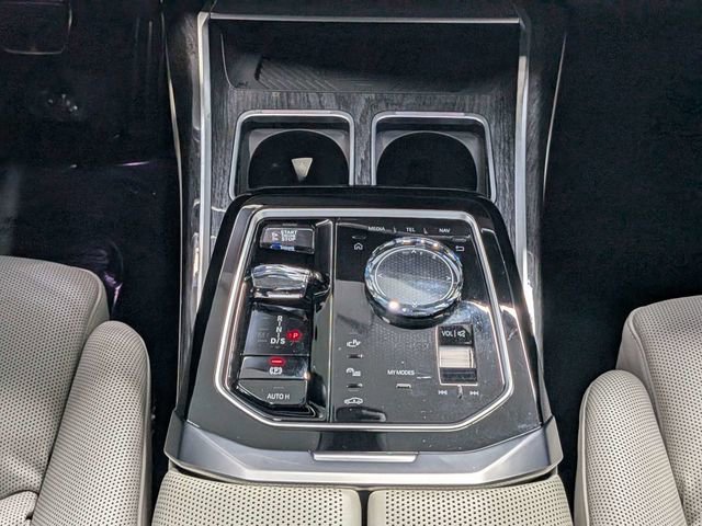 Used 2023 BMW 760i xDrive w/ Luxury Rear Seating Package AWD/4WD image 12