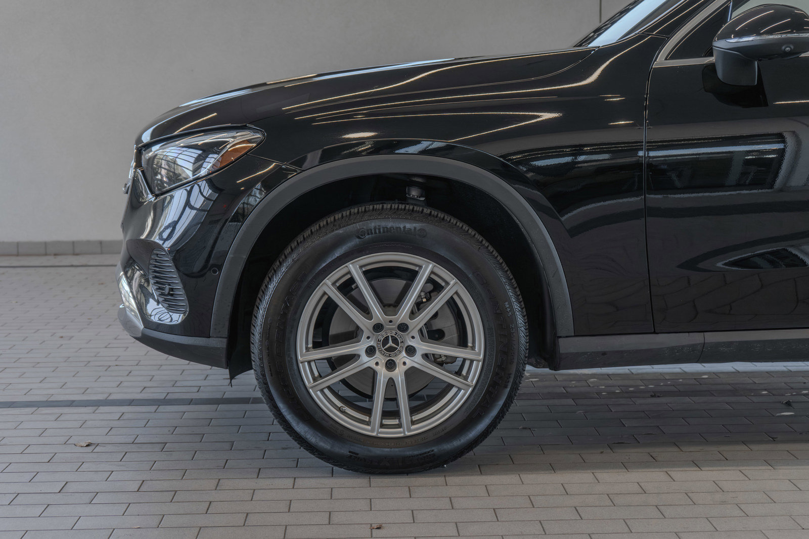 Used 2023 Mercedes-Benz GLC 300 image 4