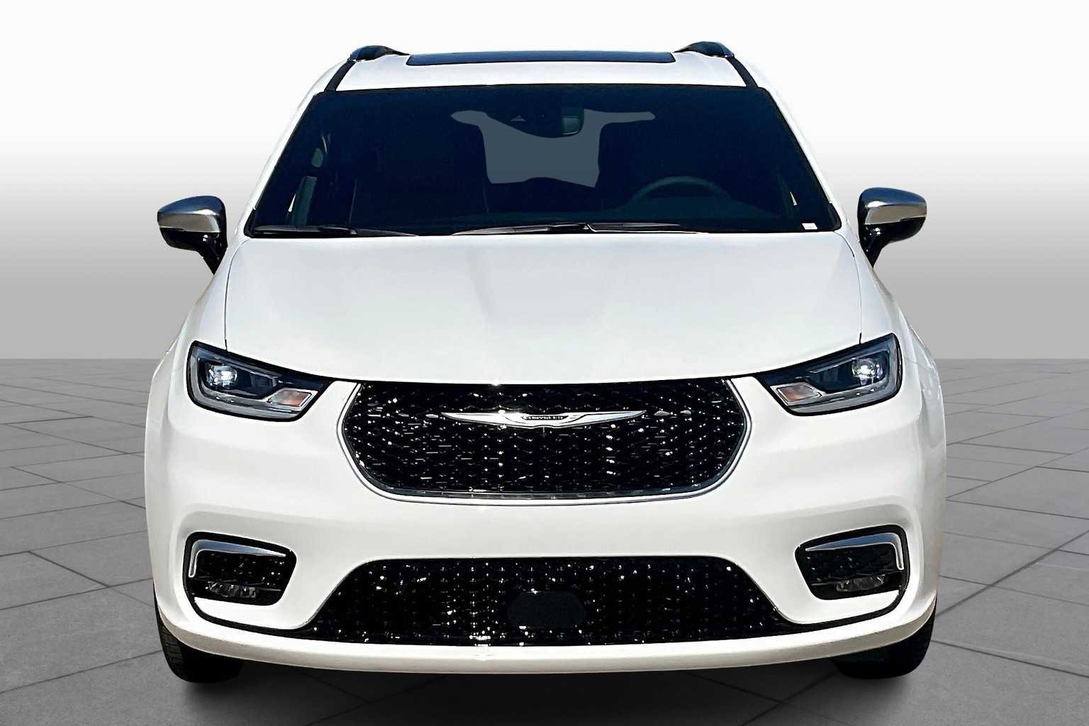 New 2026 Chrysler Pacifica Pinnacle image 3