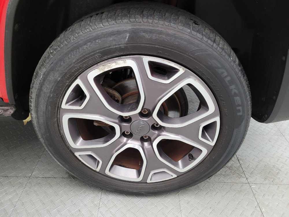 Used 2015 Jeep Renegade Limited image 31