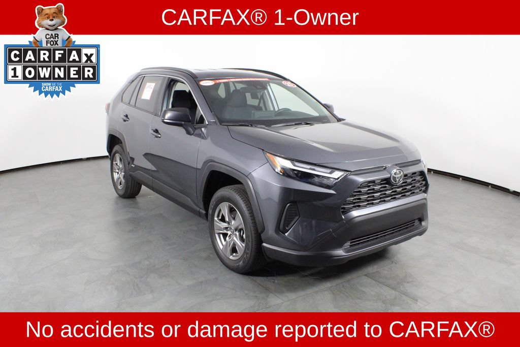 Used 2025 Toyota RAV4 LE AWD/4WD image 4