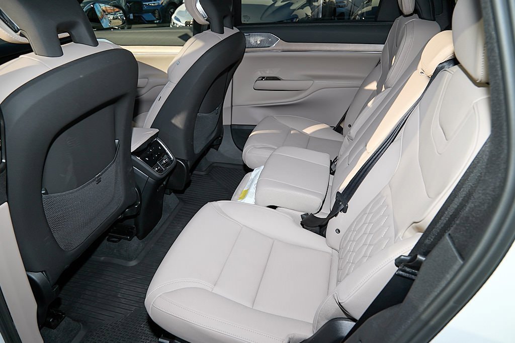 New 2025 Volvo EX90 Ultra image 19