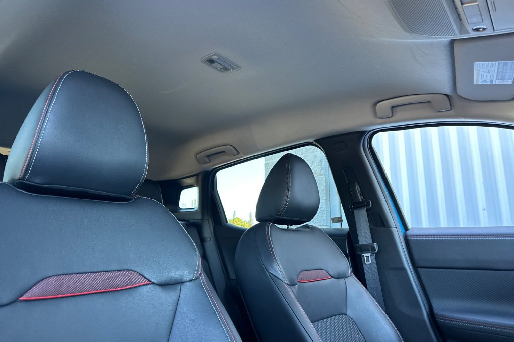 Certified 2025 Nissan Kicks SR FWD image 17