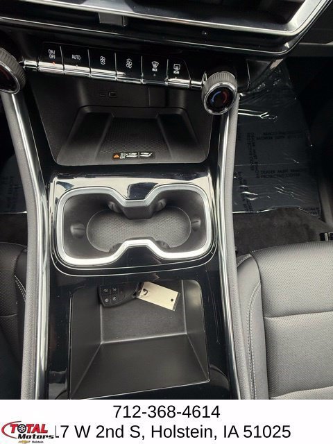 Used 2025 Chevrolet Traverse LT AWD/4WD image 29