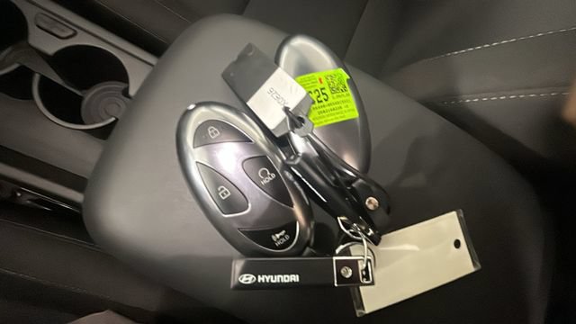Certified 2025 Hyundai Kona SEL AWD/4WD image 21