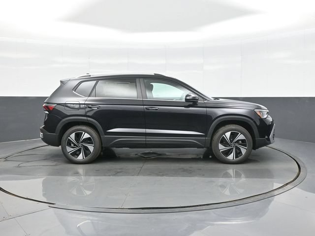 New 2026 Volkswagen Taos SE AWD/4WD image 8