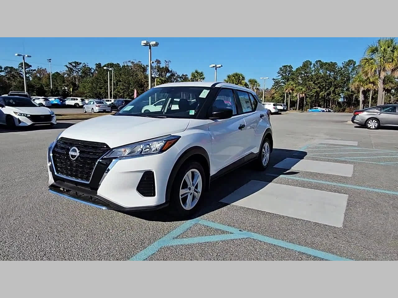 New 2025 Nissan Kicks Play S image 21