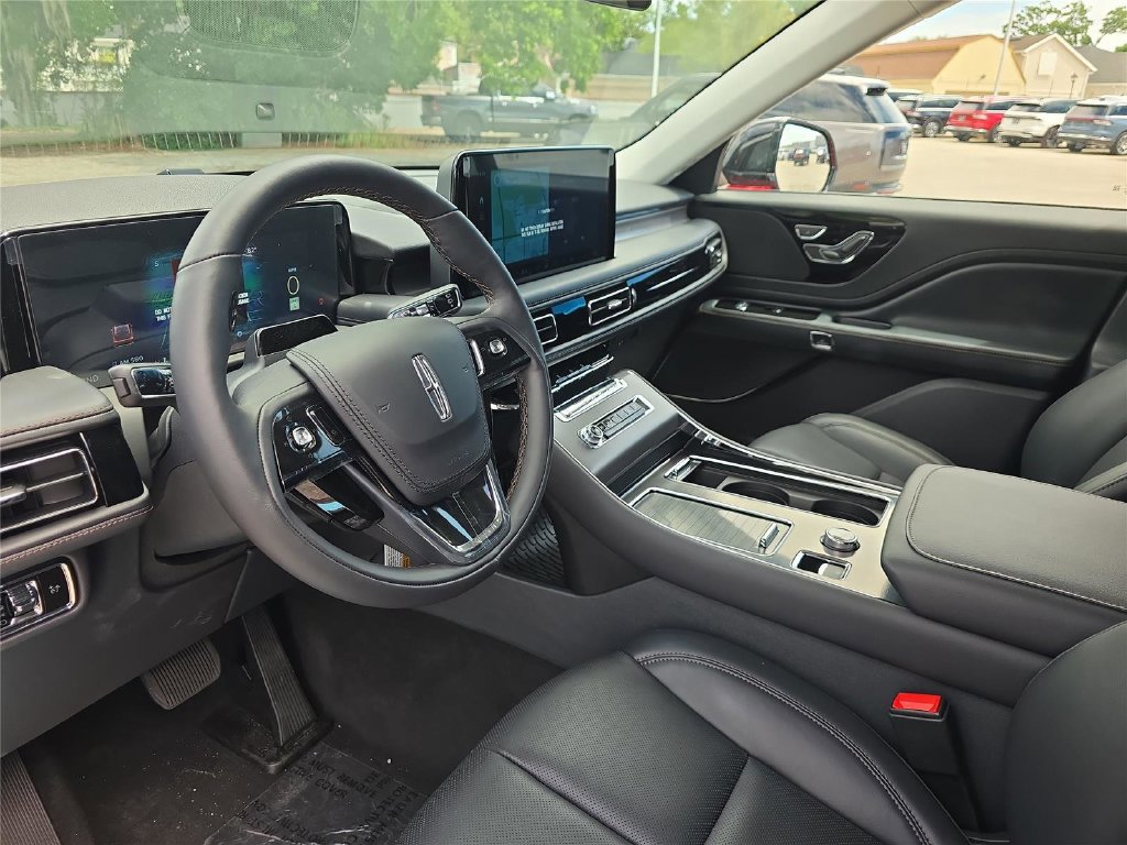New 2026 Lincoln Aviator 2WD image 14