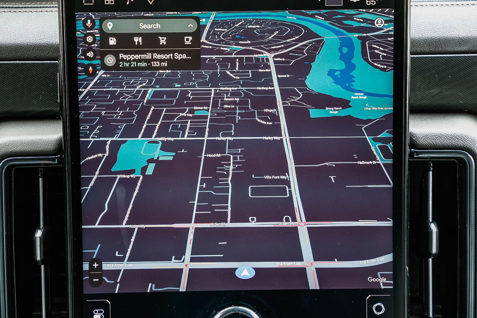 Used 2025 GMC Yukon XL AT4 image 12