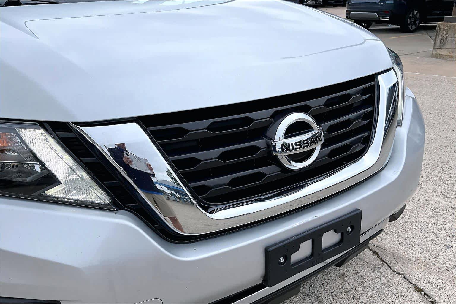 Used 2020 Nissan Pathfinder SV FWD image 30