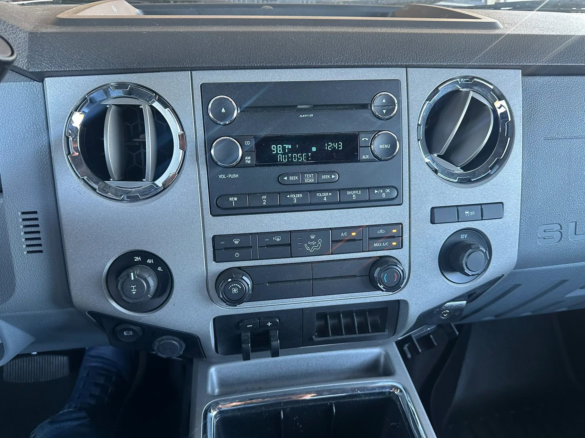 Used 2016 Ford F250 XLT w/ XLT Interior Package image 47