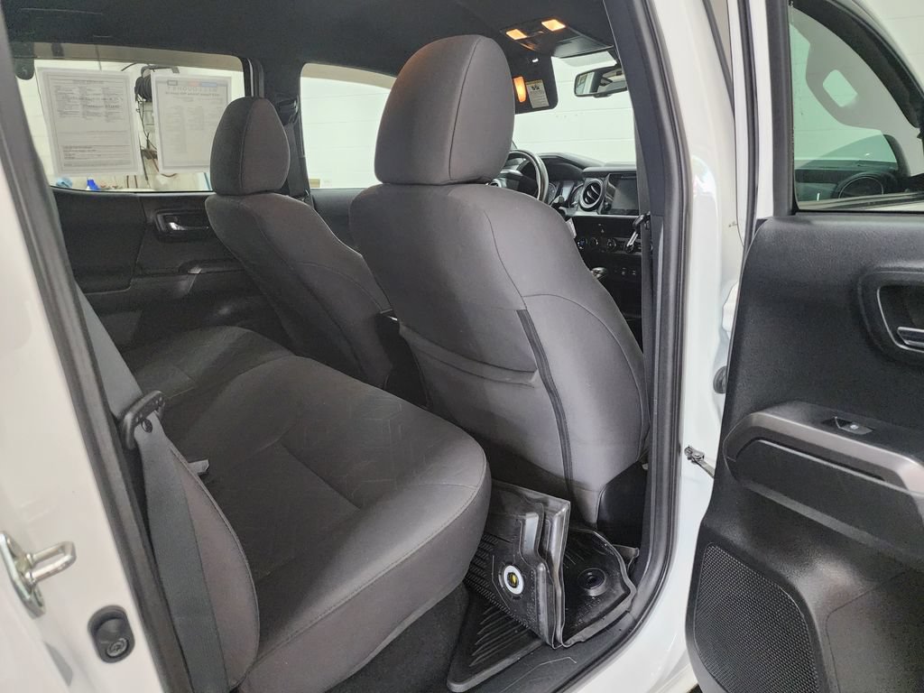 Used 2018 Toyota Tacoma TRD Sport w/ Exterior Package AWD/4WD image 30
