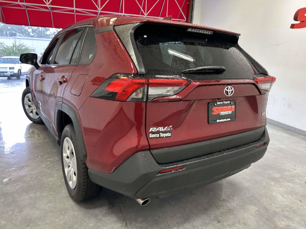 Certified 2024 Toyota RAV4 LE FWD image 5