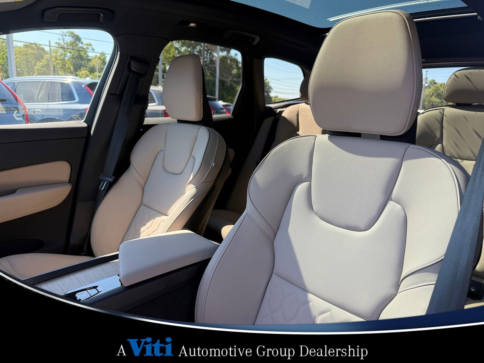 Used 2026 Volvo XC60 B5 Core w/ Protection Package Premier AWD/4WD image 13
