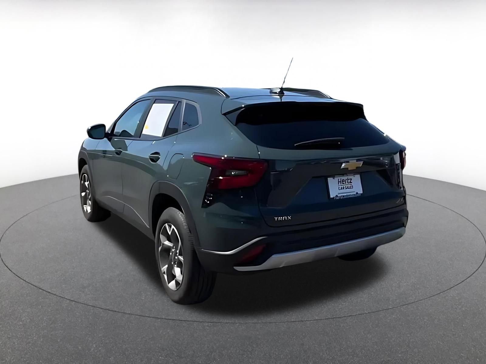 Used 2025 Chevrolet Trax LT image 11