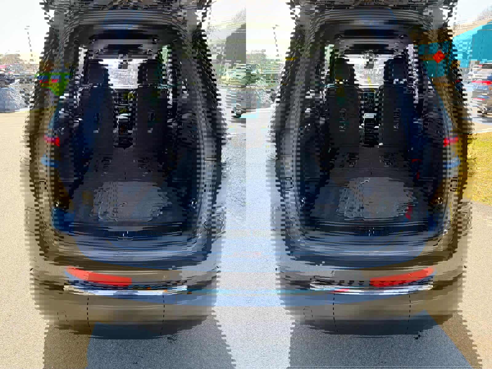 Used 2025 Jeep Grand Cherokee L Laredo image 8