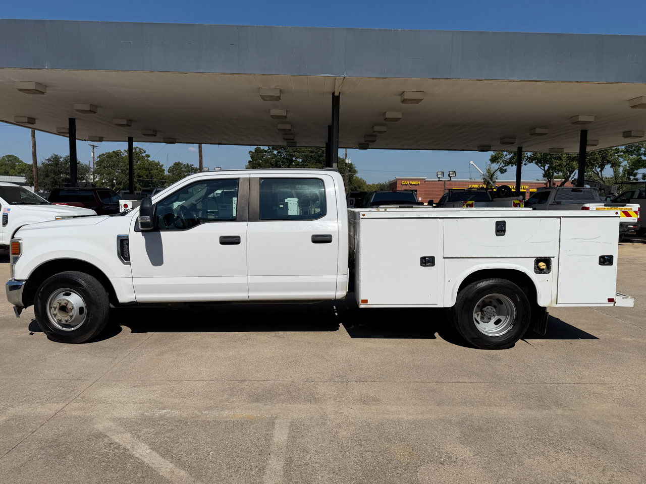 Used 2020 Ford F350 XL w/ Power Equipment Group image 2