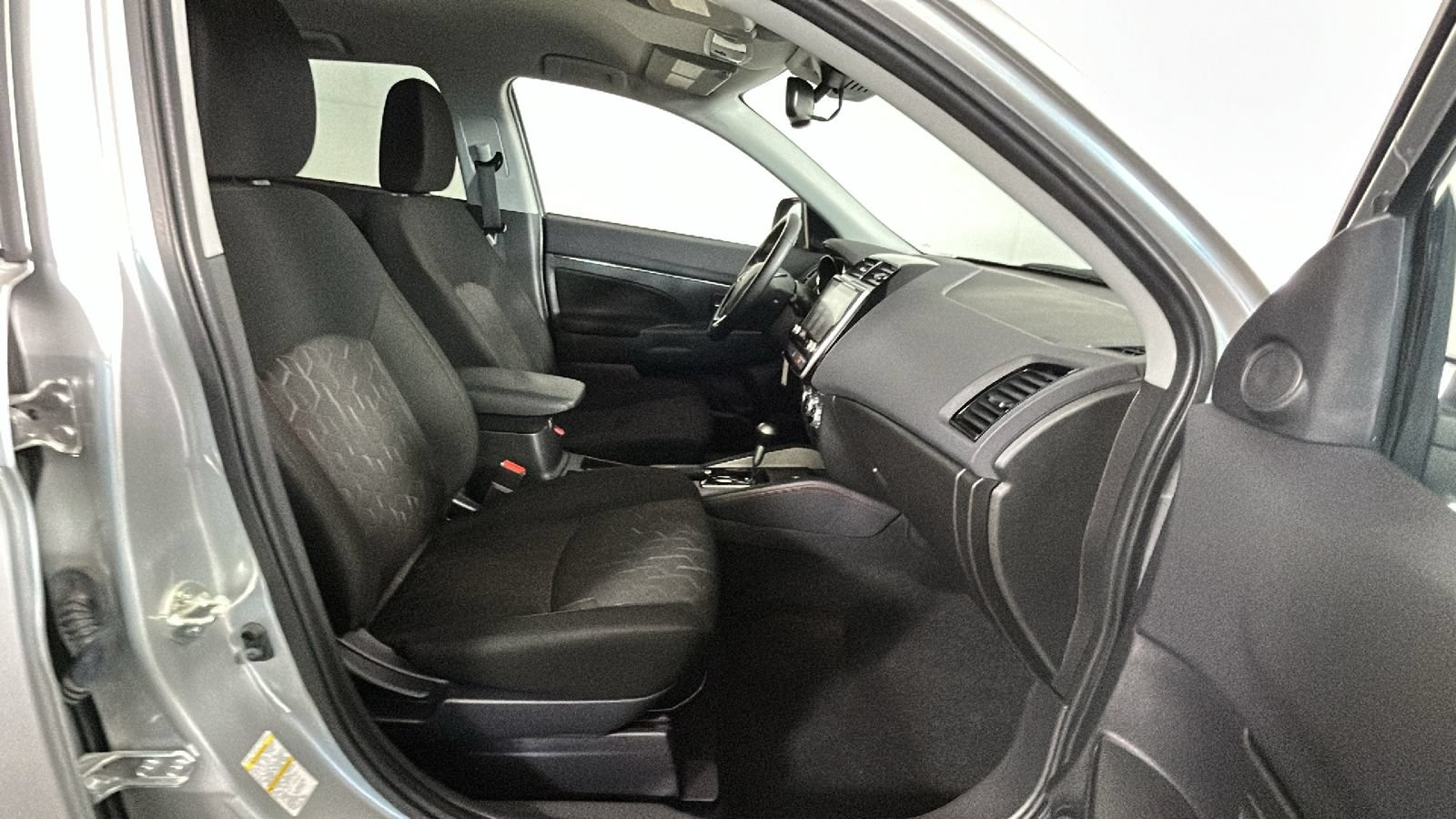 Used 2023 Mitsubishi Outlander Sport LE AWD/4WD image 29